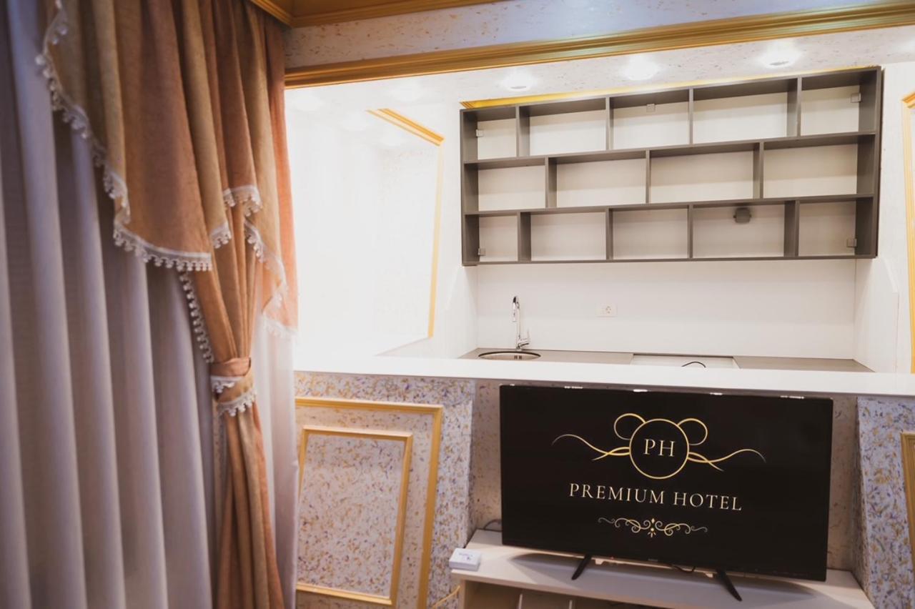 Hotel Premium プリシュティナ エクステリア 写真